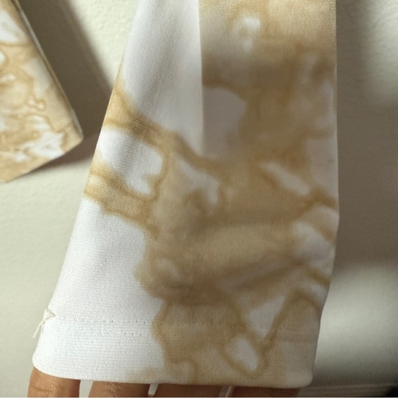 Jennifer Lopez XS Beige Marble Print Ruched Wrap Top Long Sleeve - Picture 4 of 6